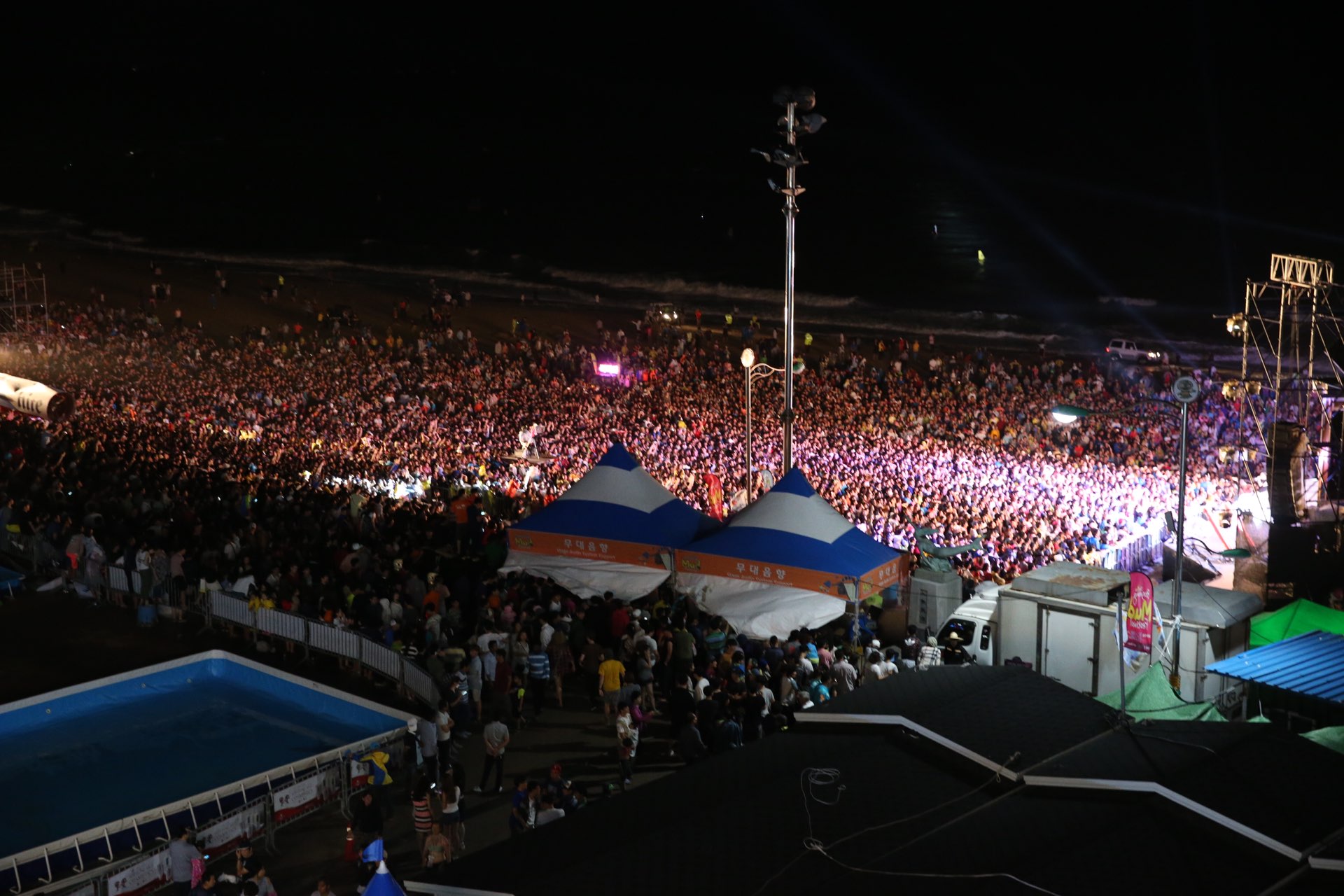 뜨거운 보령머드축제의 열기, 밤엔 더욱 활활 불타오른다!